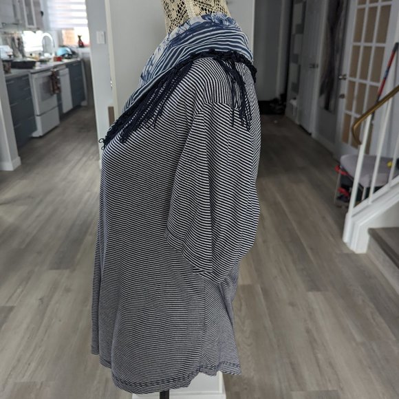 One World blue and white blouse with removable collar/scarf - Picture 3 of 9